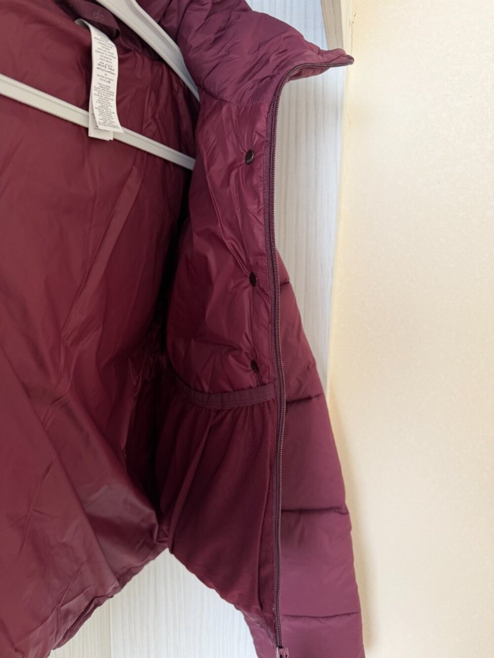 Alo Yoga Gold Rush Puffer Limited Color Burgundy Size L - Picture 6 of 7